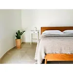Velia לינה וארוחת בוקר וגלי